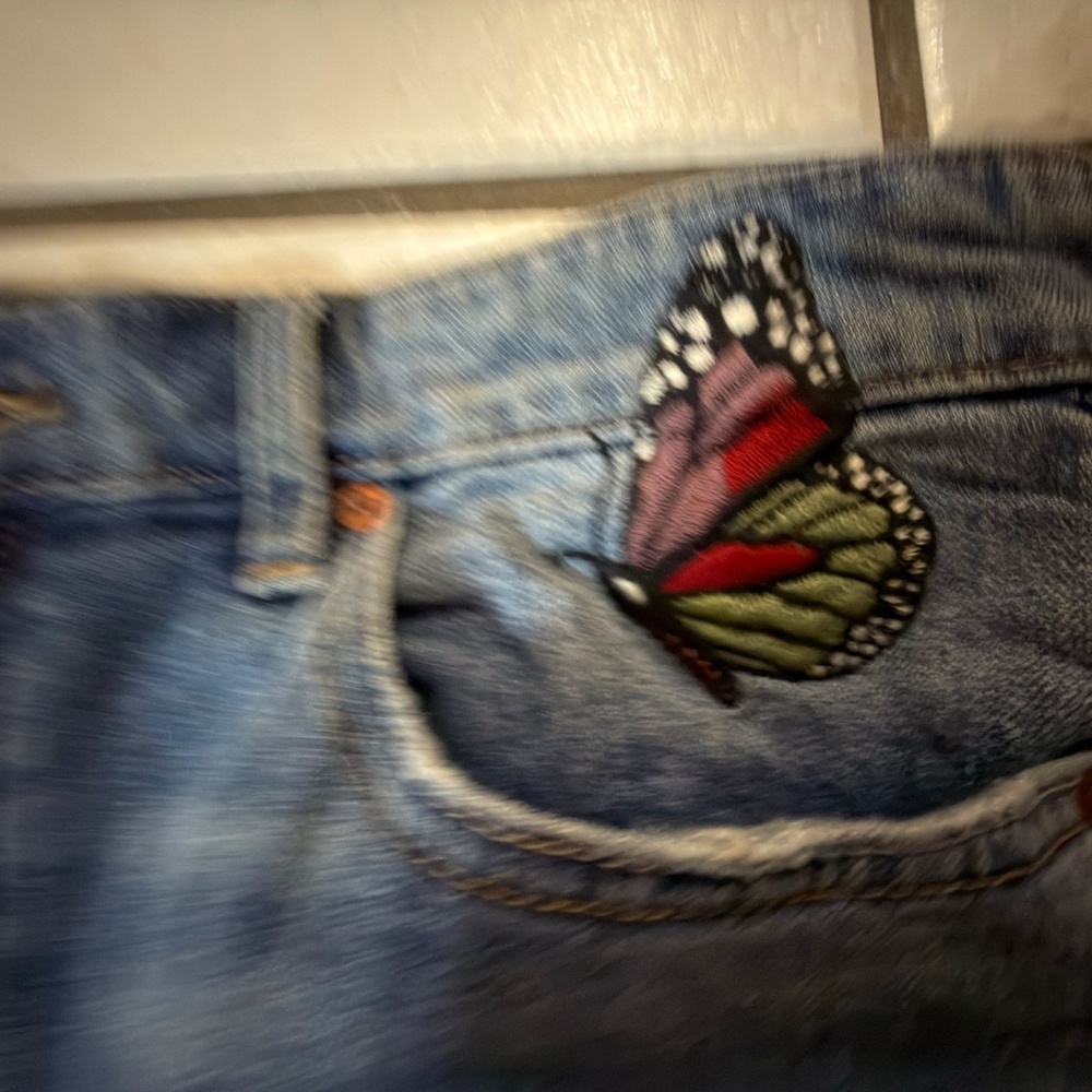 $139 Lucky Bridgette high rise slim straight jean w/butterfly embroidery 12/31 - Picture 10 of 16